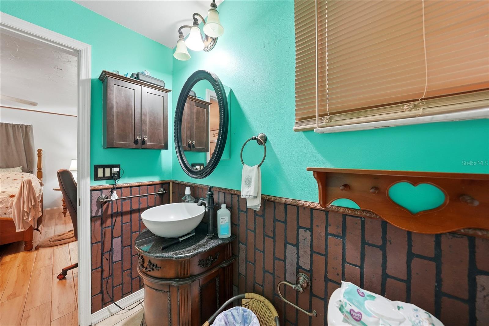 2213 NE 6TH PL, CAPE CORAL, FL, 33909