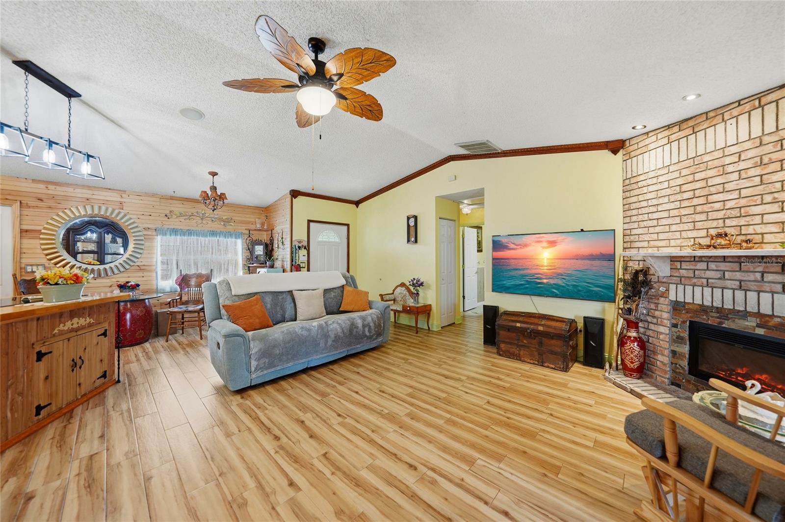 2213 NE 6TH PL, CAPE CORAL, FL, 33909