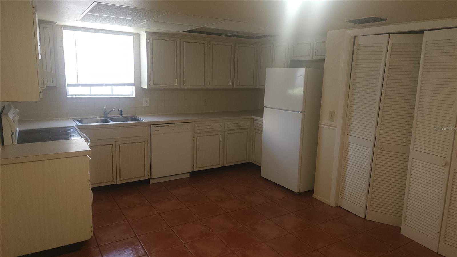 14460 REUTER STRASSE CIR #718, TAMPA, FL, 33613