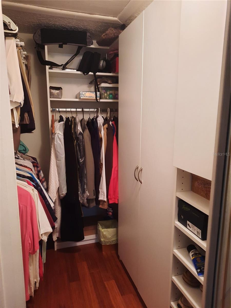 8602 LEIGHTON DR, TAMPA, FL, 33614