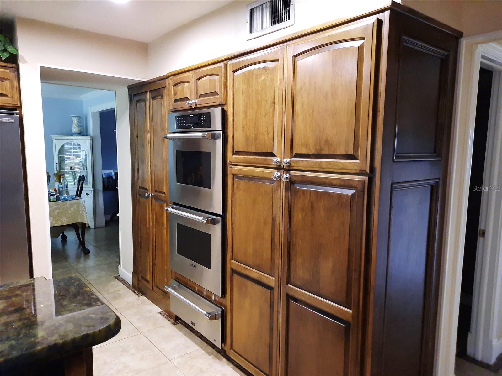 8602 LEIGHTON DR, TAMPA, FL, 33614