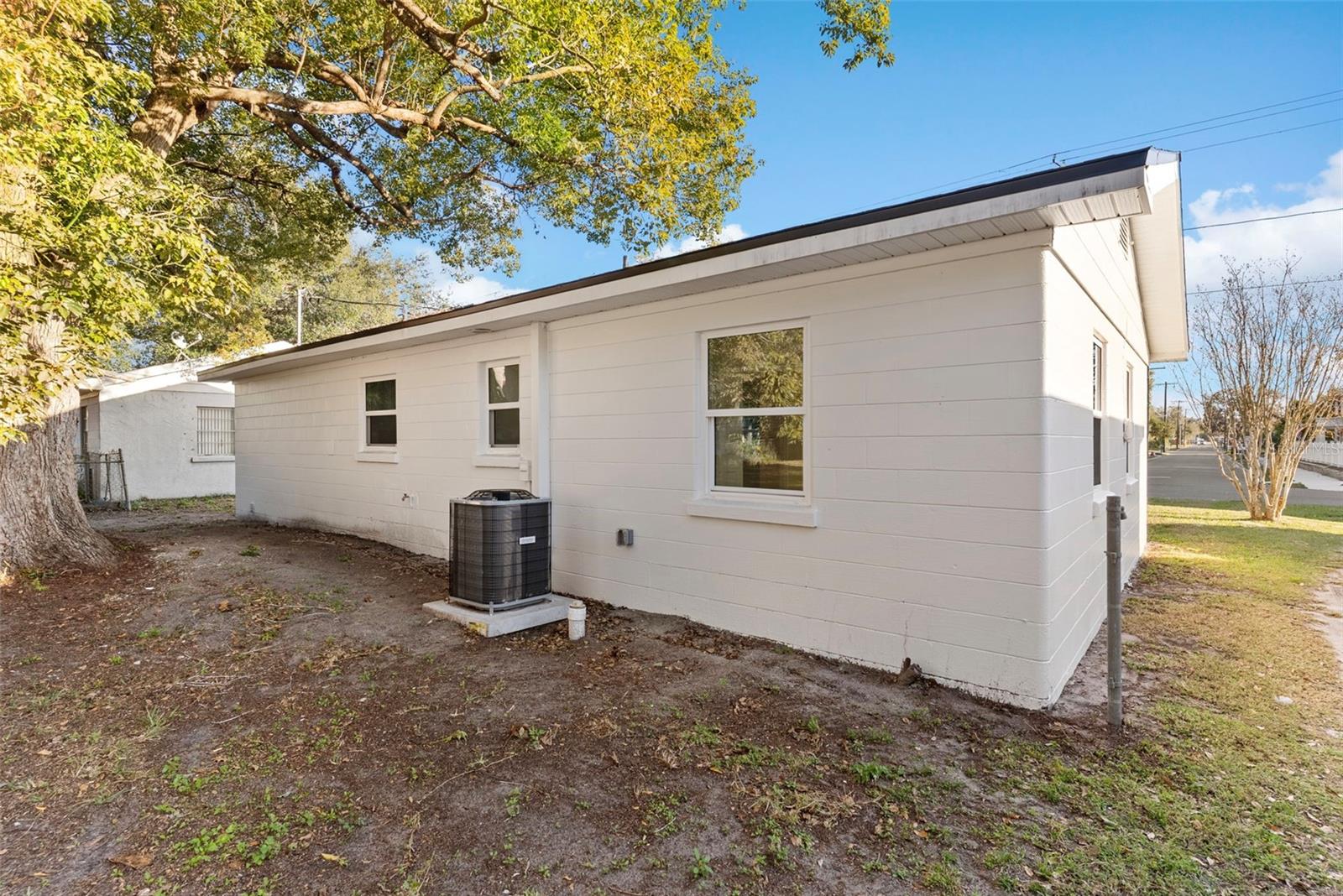 712 PILAKLAKAHA AVE, AUBURNDALE, FL, 33823
