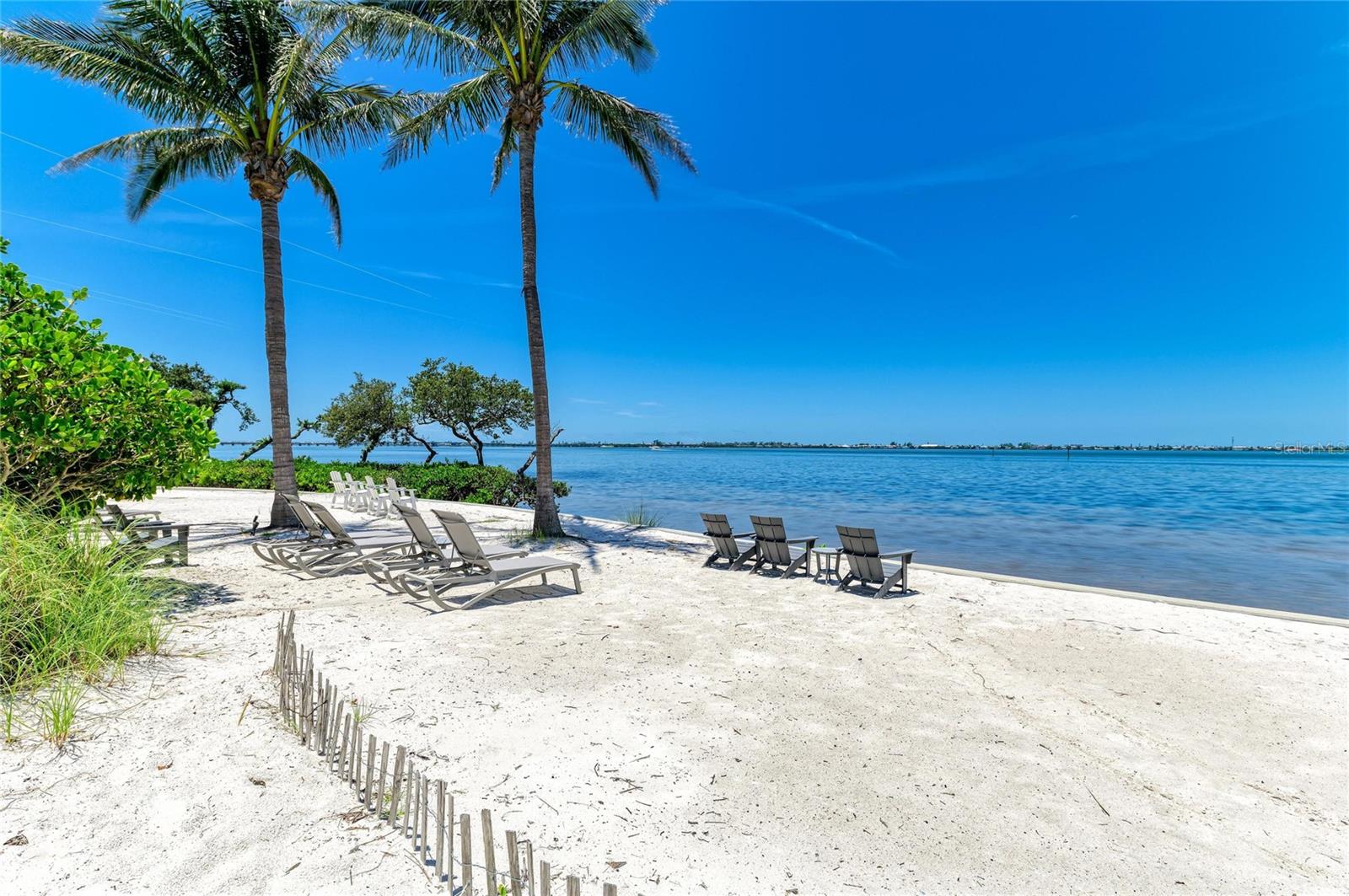 267 SAPPHIRE LAKE DR #202, BRADENTON, FL, 34209