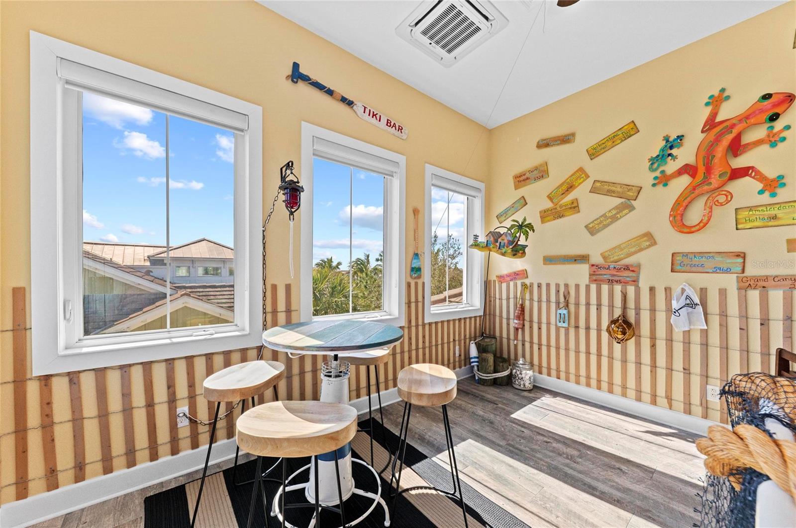 267 SAPPHIRE LAKE DR #202, BRADENTON, FL, 34209