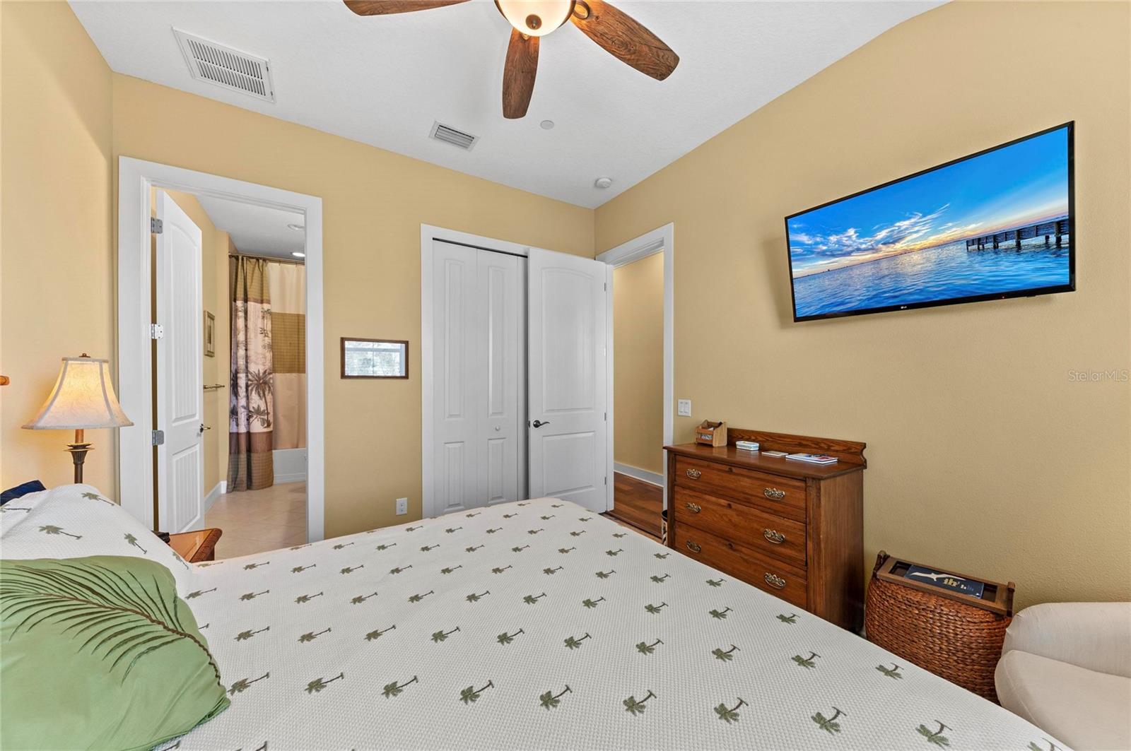 267 SAPPHIRE LAKE DR #202, BRADENTON, FL, 34209