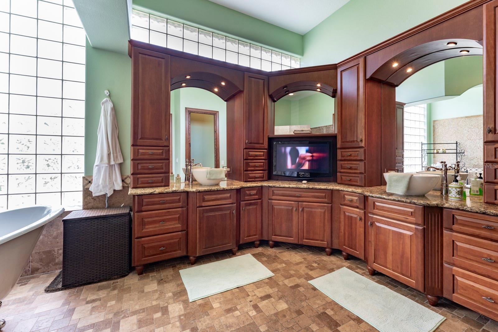 543 ISLEWORTH CLOSE, TARPON SPRINGS, FL, 34688