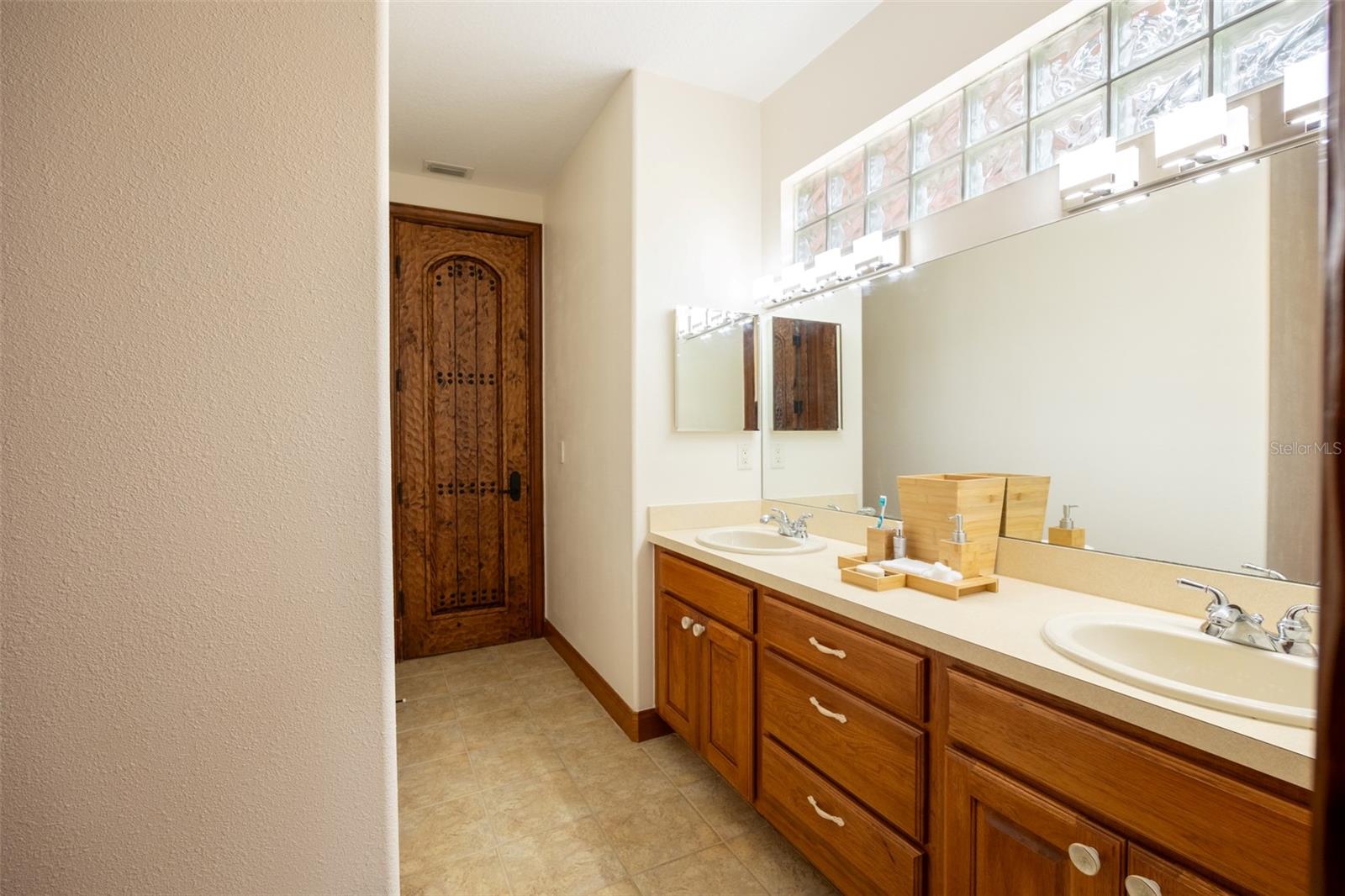 543 ISLEWORTH CLOSE, TARPON SPRINGS, FL, 34688