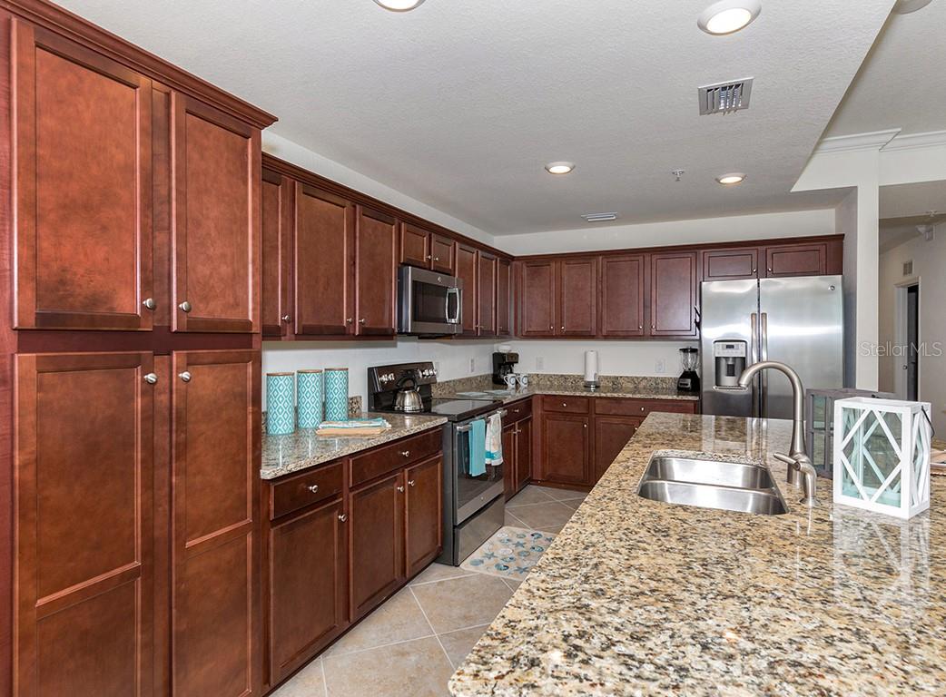 16904 VARDON TER #202, LAKEWOOD RANCH, FL, 34211