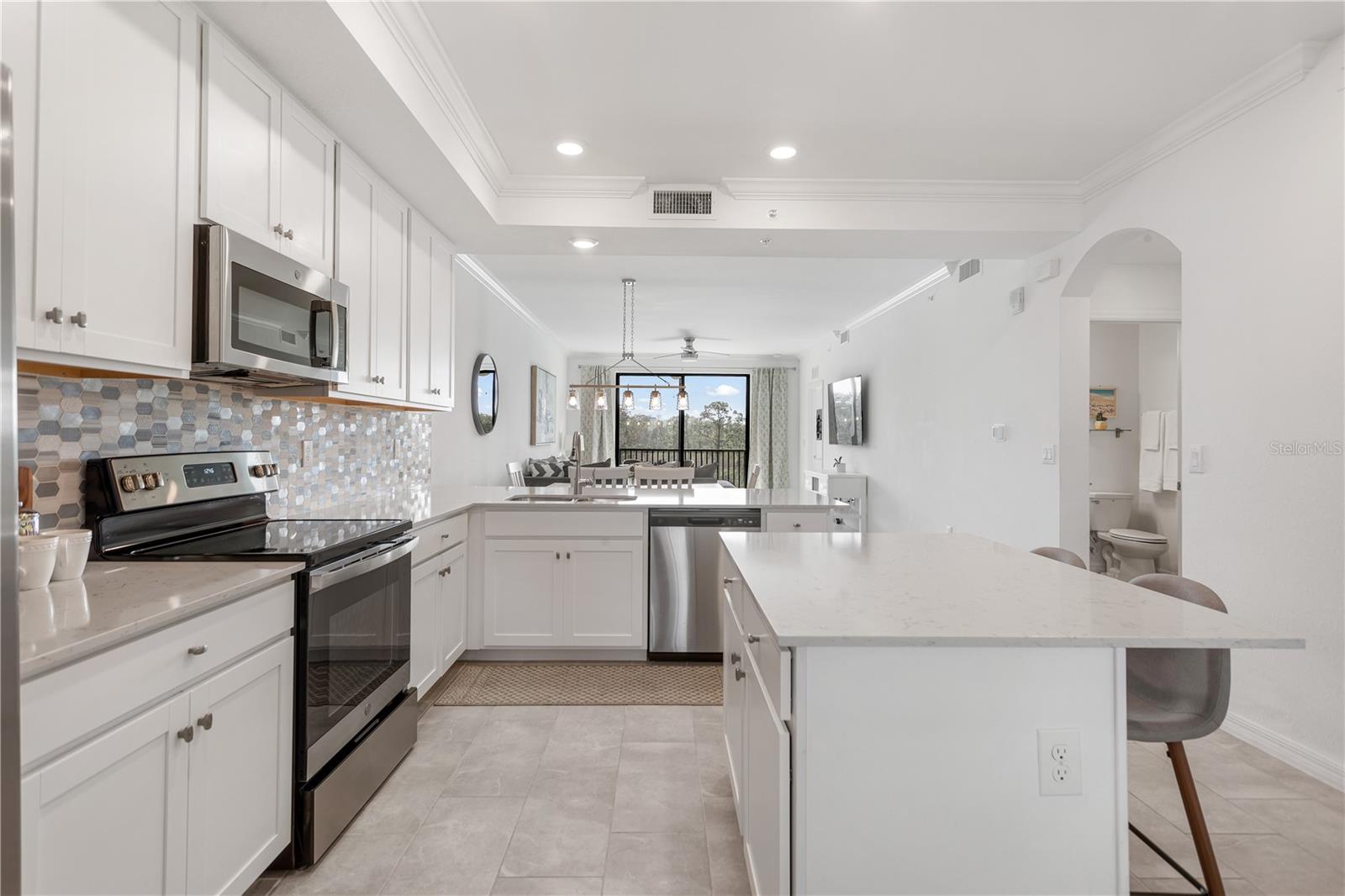 18028 GAWTHROP DR #304, BRADENTON, FL, 34211