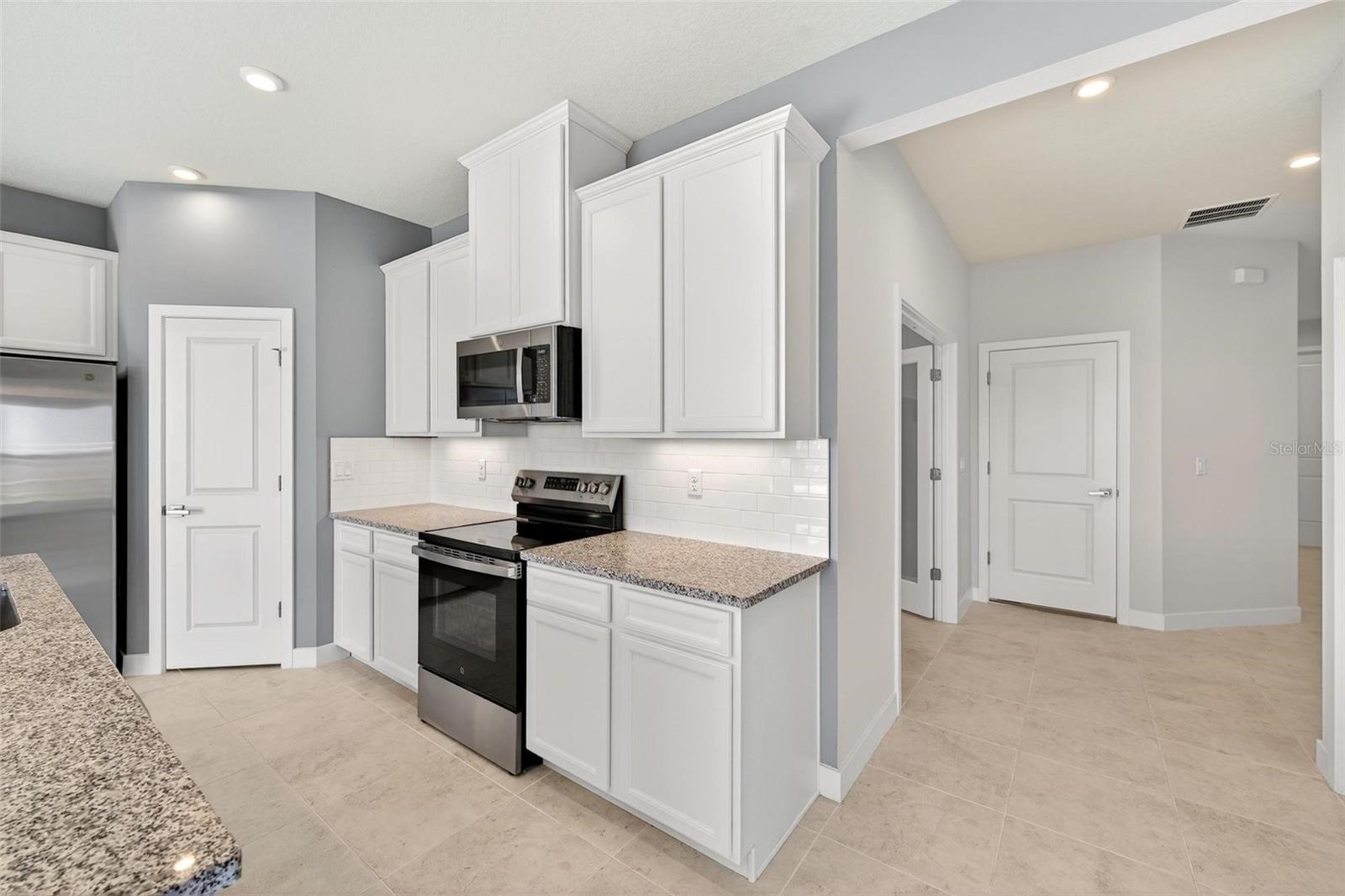 6408 DOMIZIO DR, WINTER HAVEN, FL, 33884