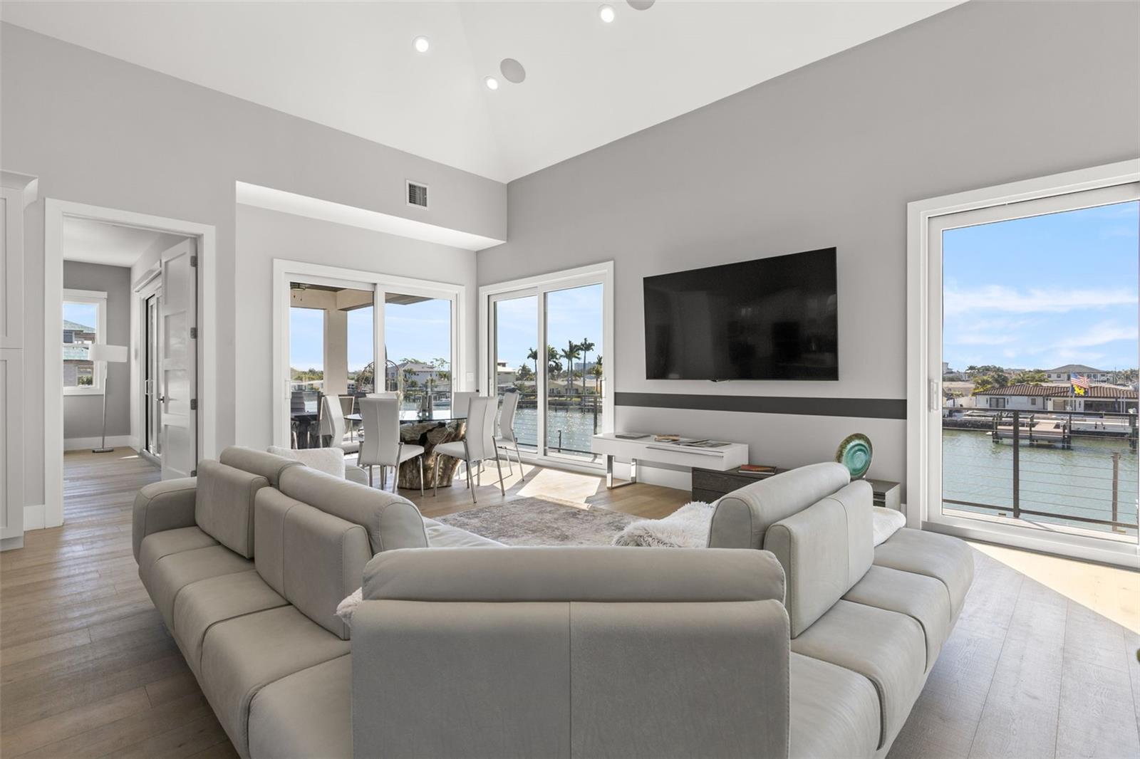 7966 1ST AVE S, ST PETERSBURG, FL, 33707