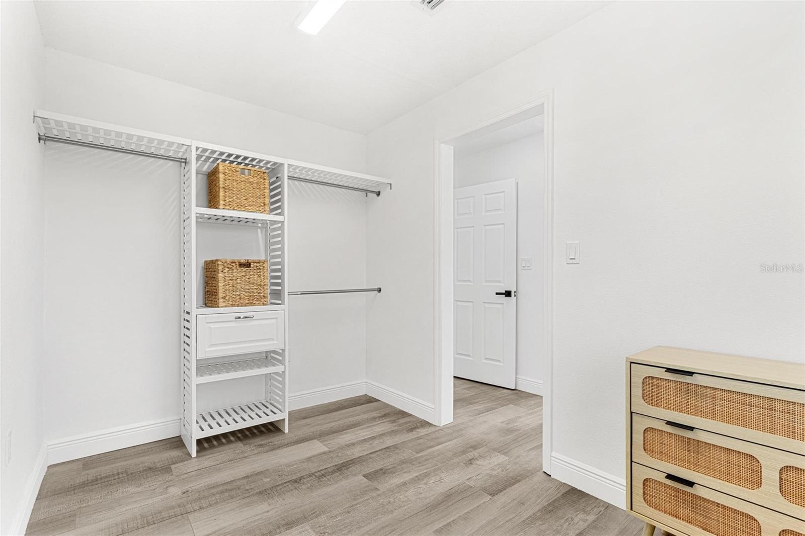 380 COLONY POINT RD S, ST PETERSBURG, FL, 33705