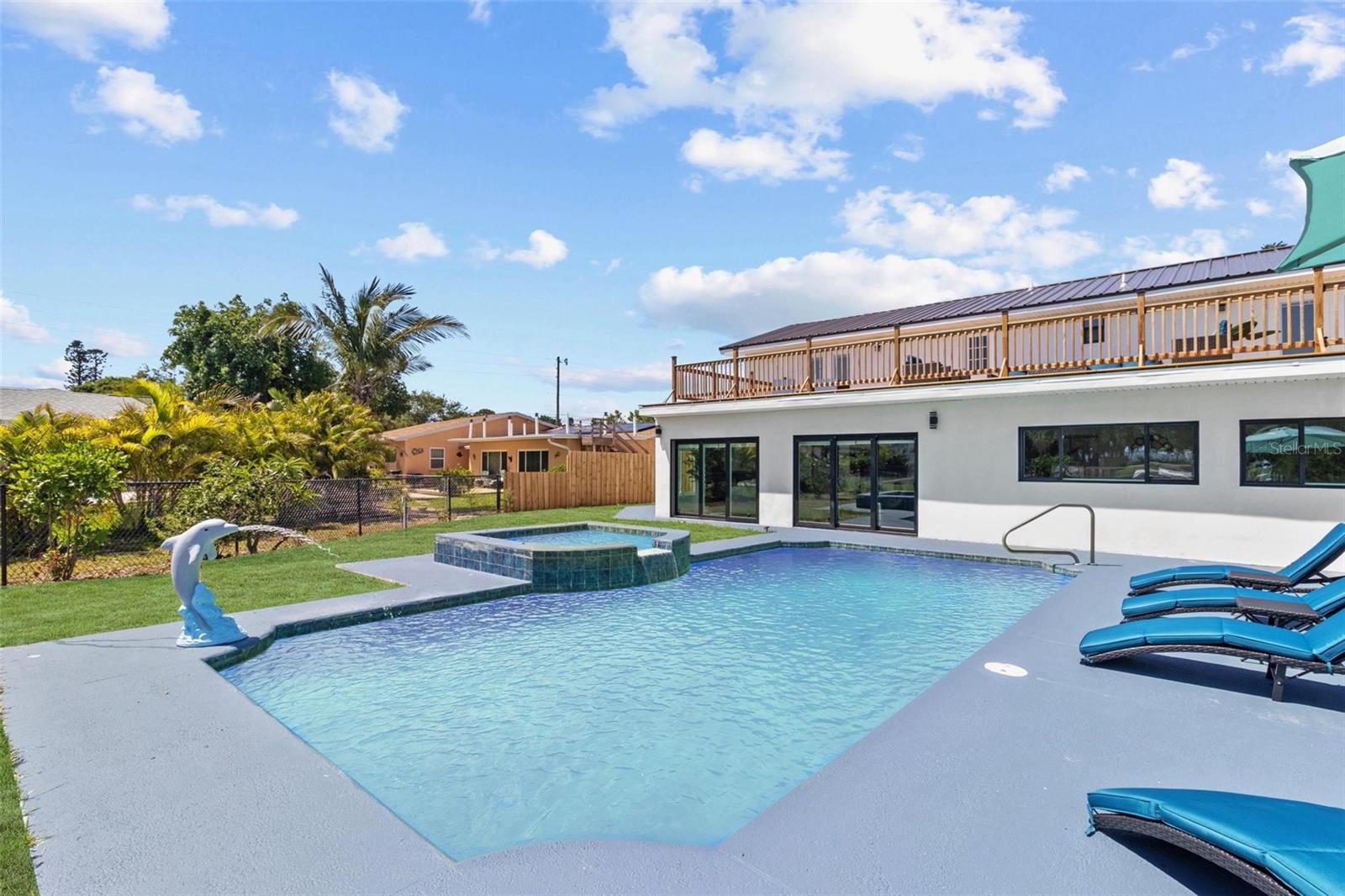 380 COLONY POINT RD S, ST PETERSBURG, FL, 33705