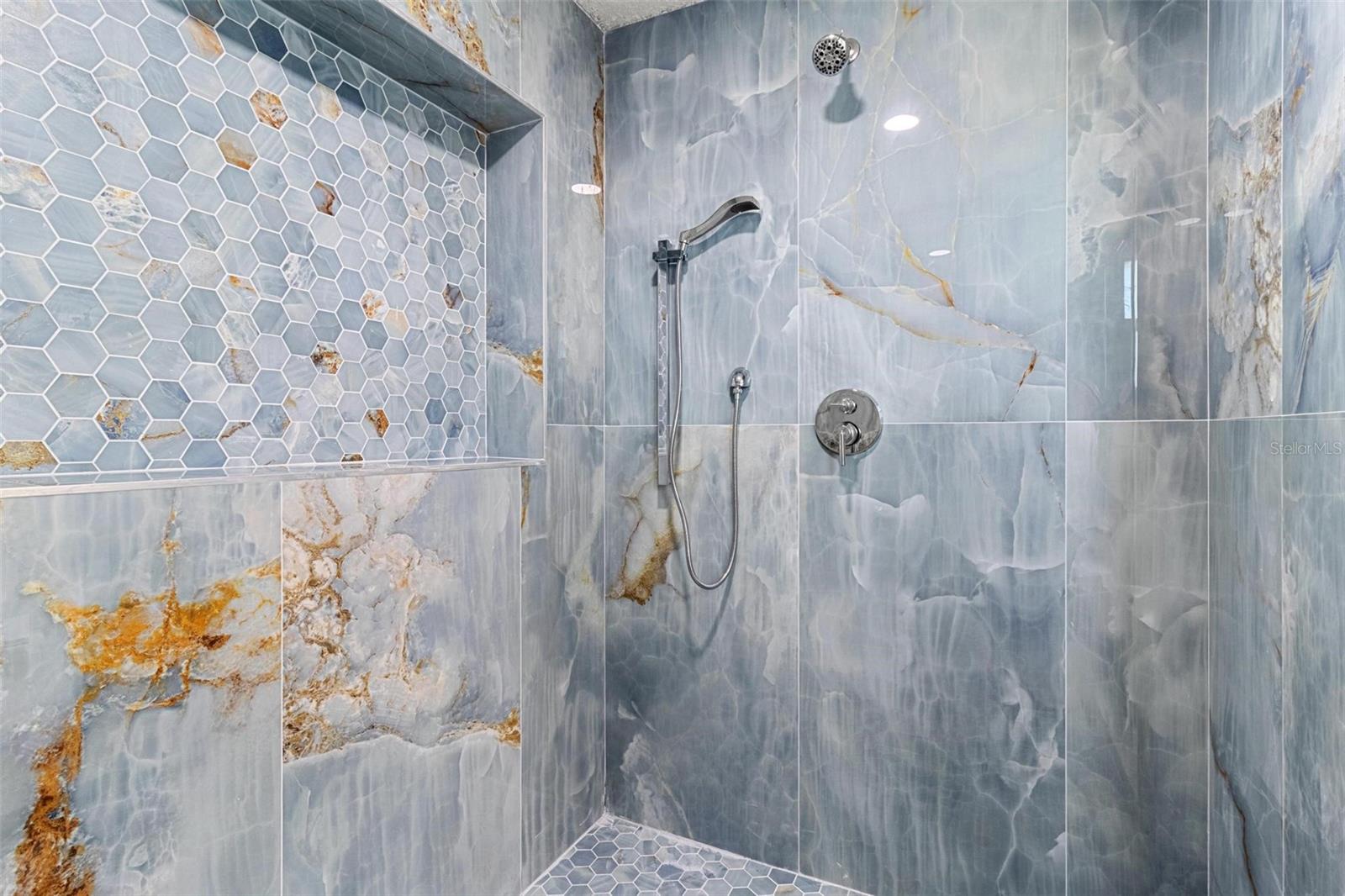 380 COLONY POINT RD S, ST PETERSBURG, FL, 33705