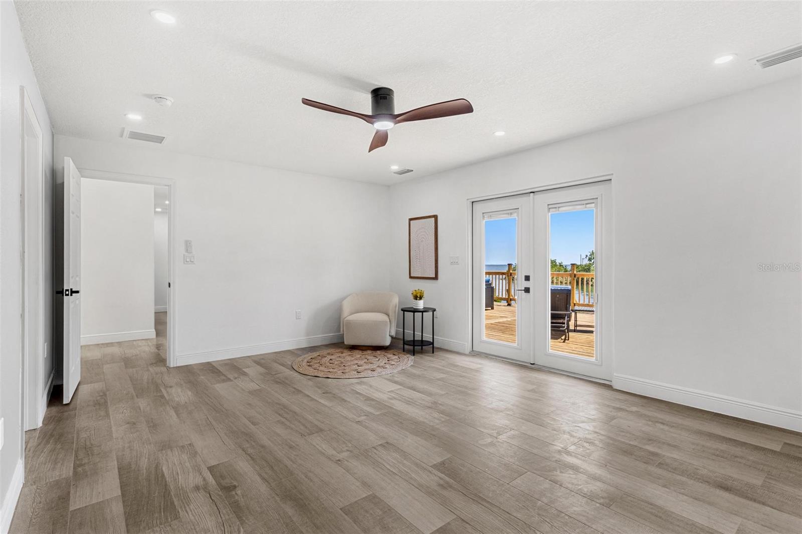 380 COLONY POINT RD S, ST PETERSBURG, FL, 33705