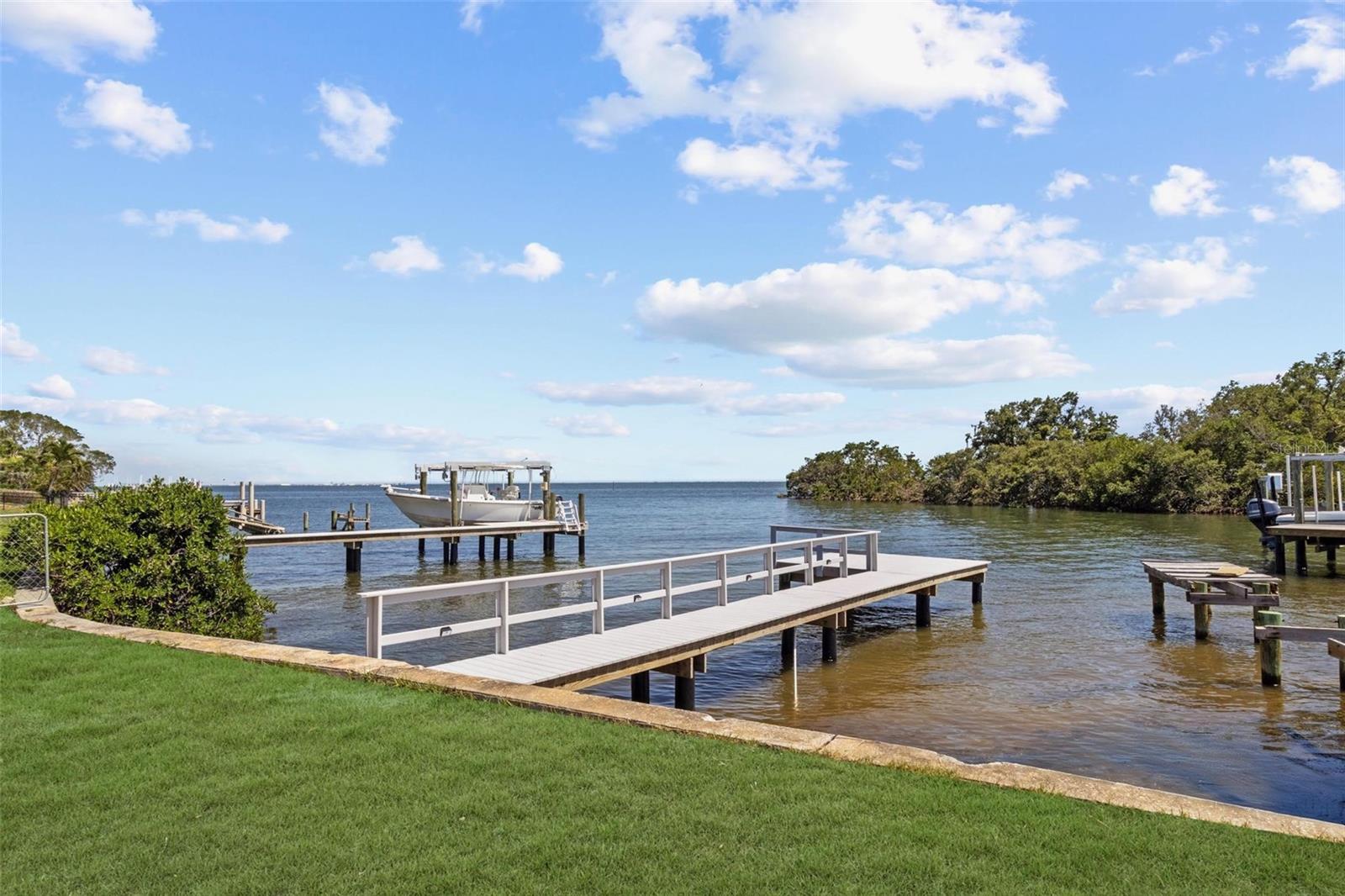 380 COLONY POINT RD S, ST PETERSBURG, FL, 33705