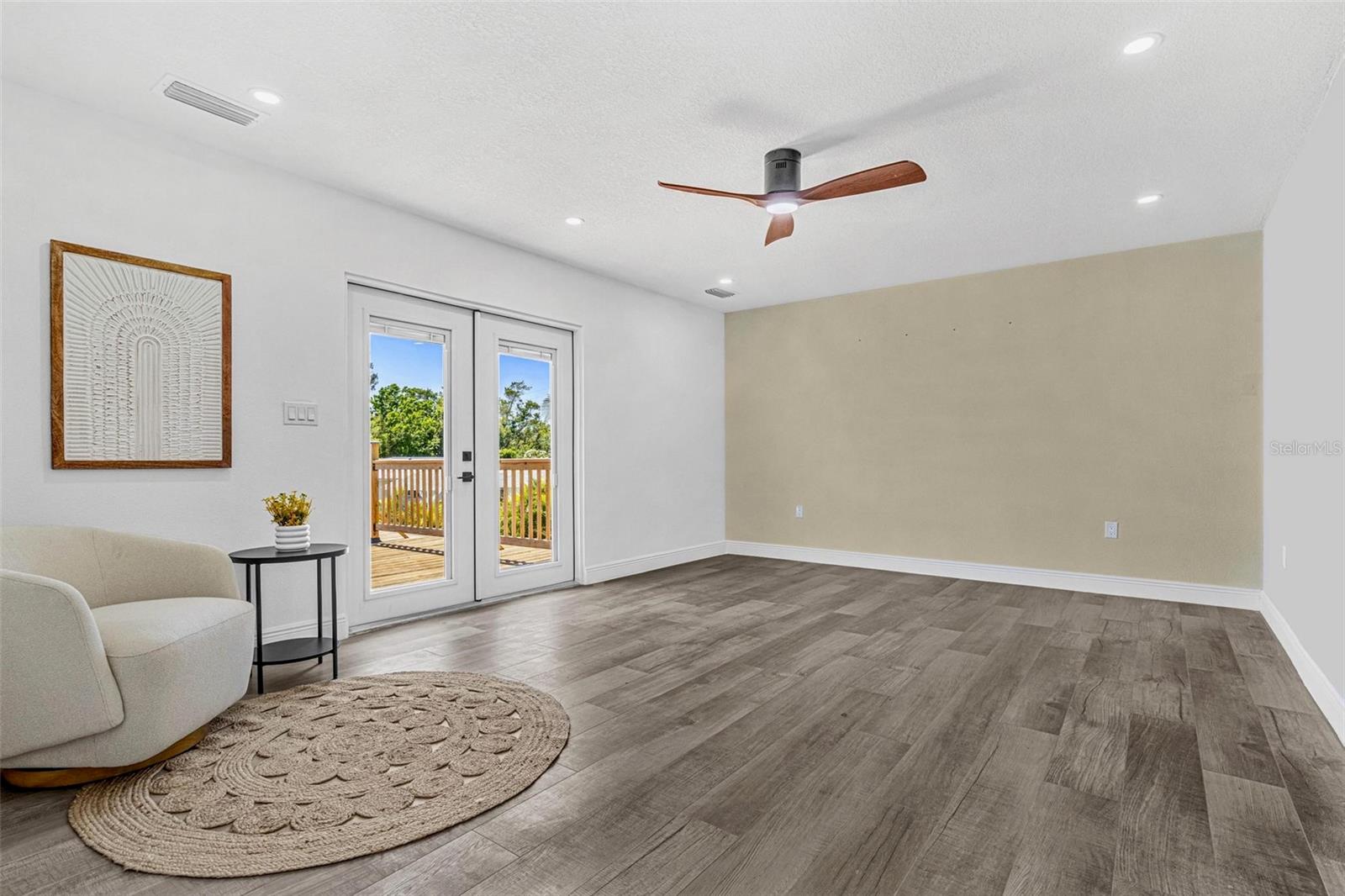 380 COLONY POINT RD S, ST PETERSBURG, FL, 33705