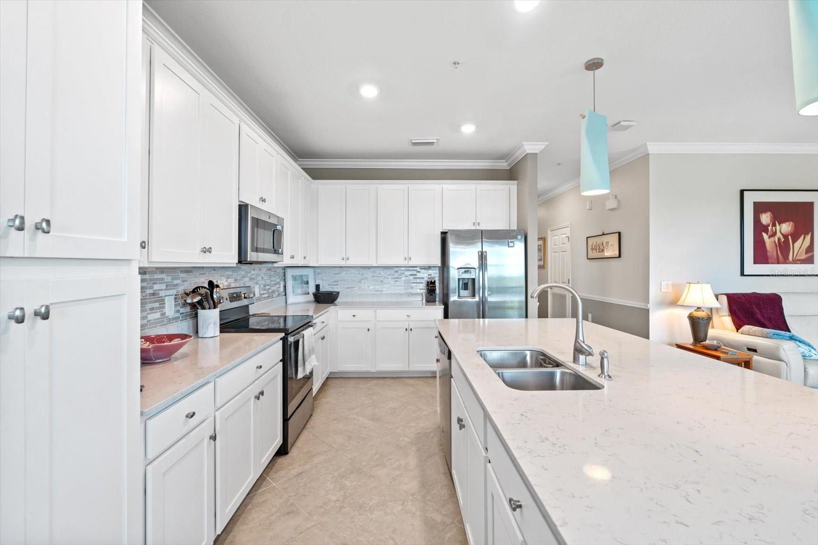 17520 GAWTHROP DR #401, LAKEWOOD RANCH, FL, 34211