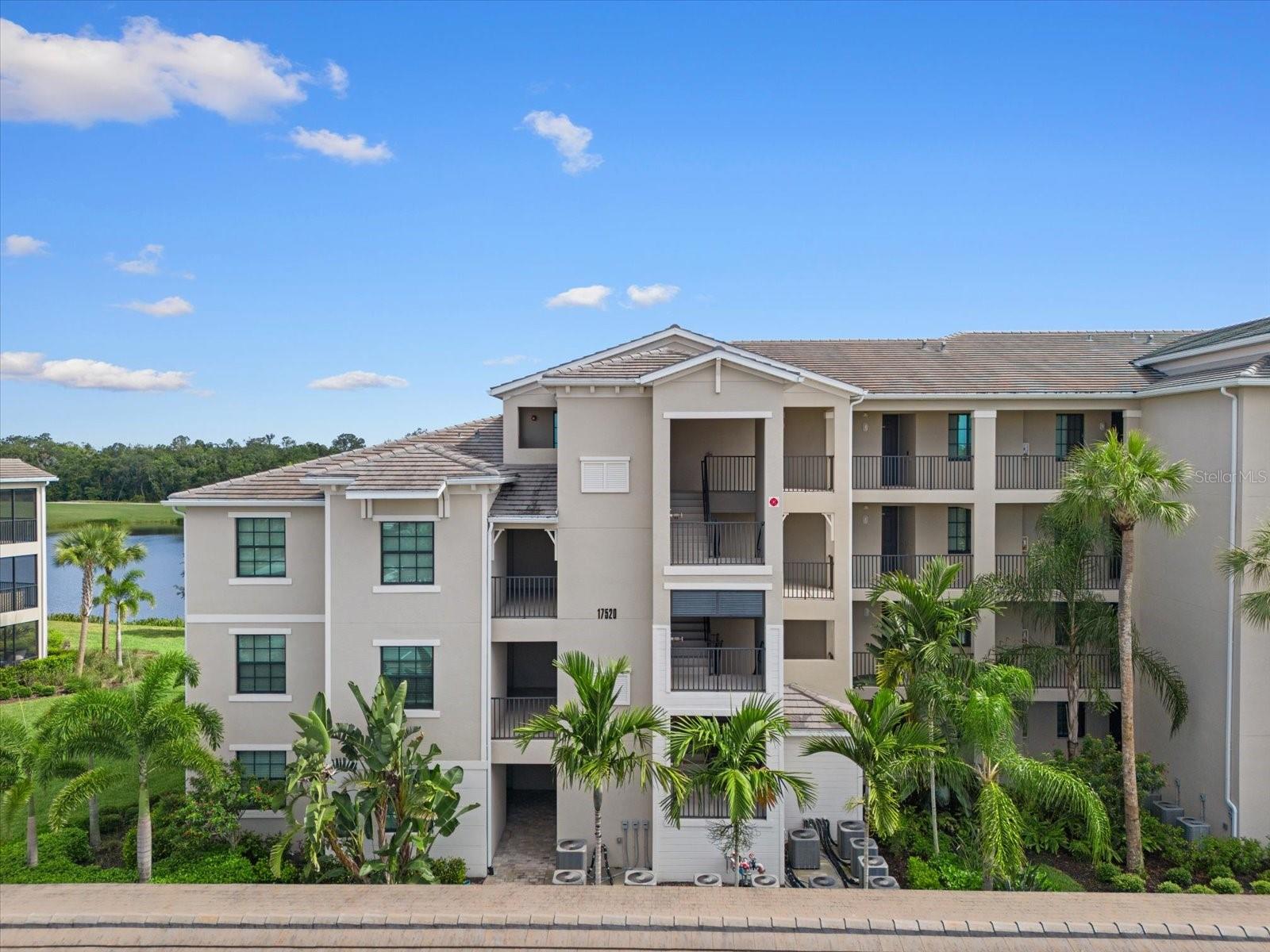 17520 GAWTHROP DR #401, LAKEWOOD RANCH, FL, 34211