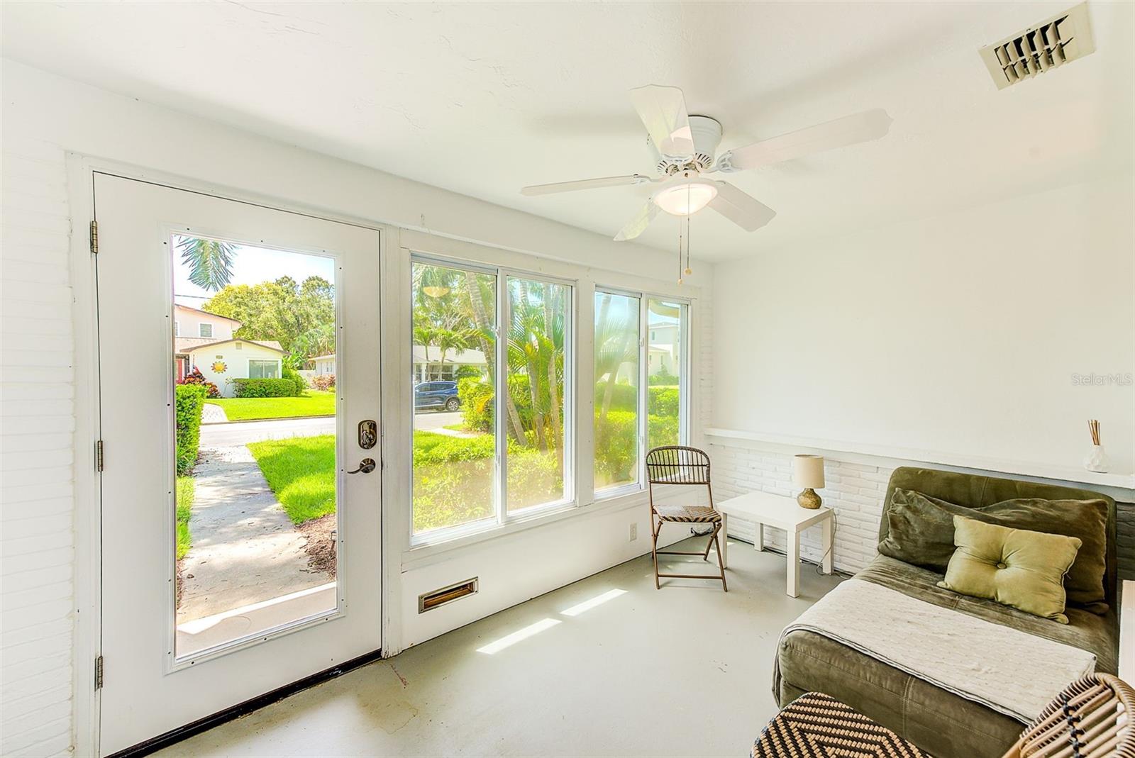 240-242 MATEO WAY NE, ST PETERSBURG, FL, 33704