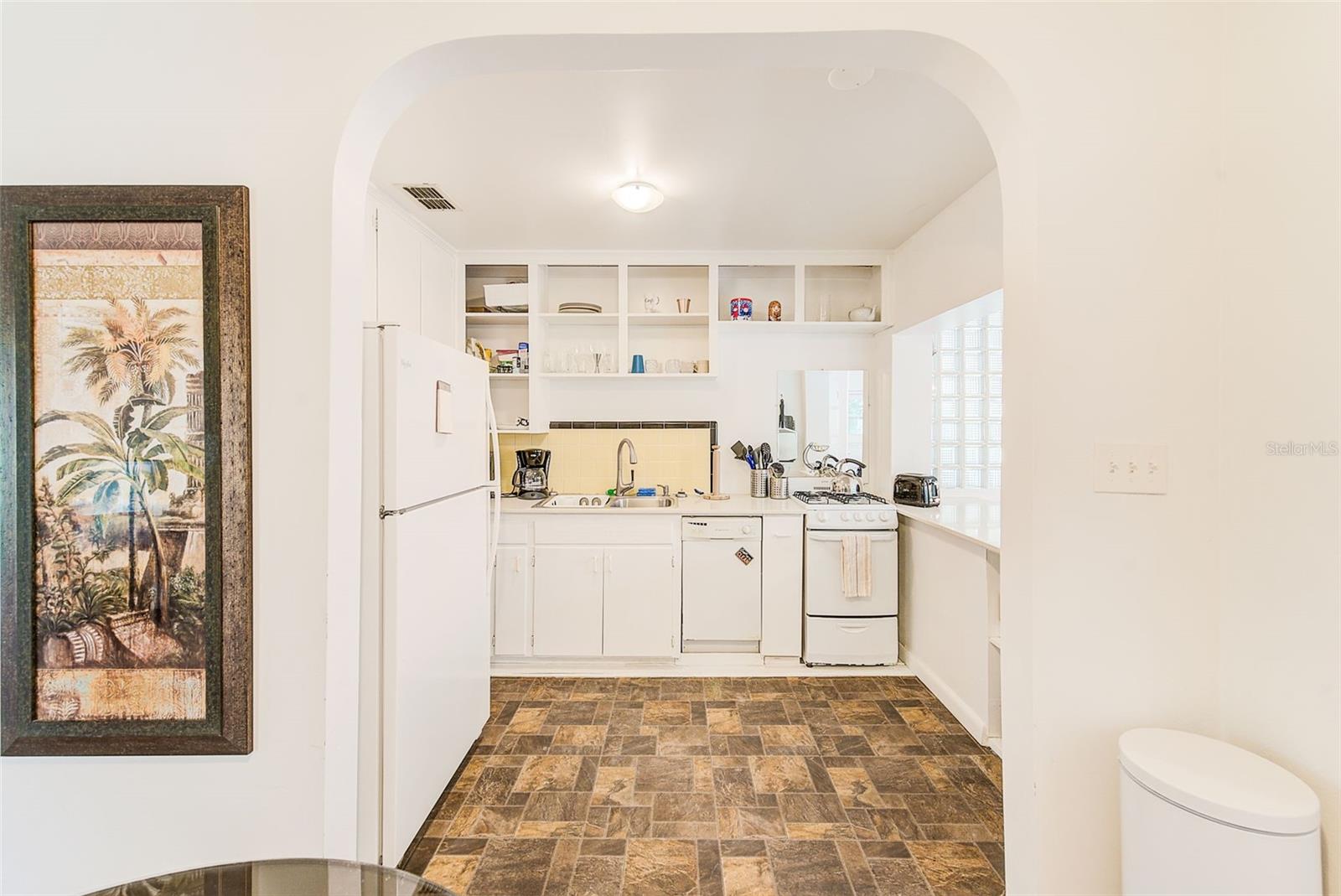 240-242 MATEO WAY NE, ST PETERSBURG, FL, 33704