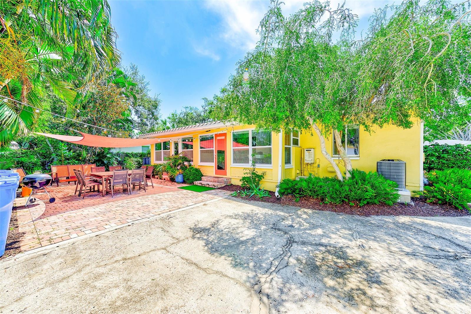 240-242 MATEO WAY NE, ST PETERSBURG, FL, 33704