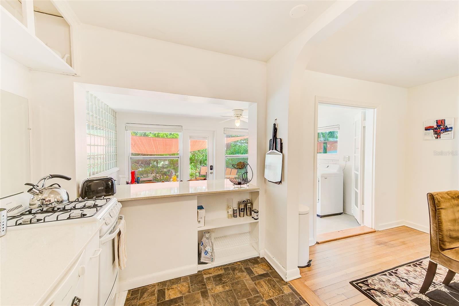 240-242 MATEO WAY NE, ST PETERSBURG, FL, 33704