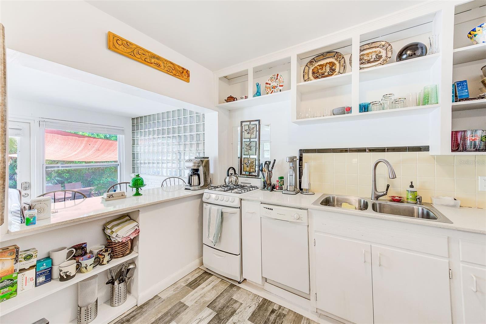 240-242 MATEO WAY NE, ST PETERSBURG, FL, 33704