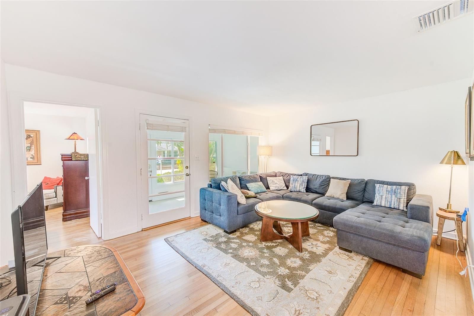 240-242 MATEO WAY NE, ST PETERSBURG, FL, 33704