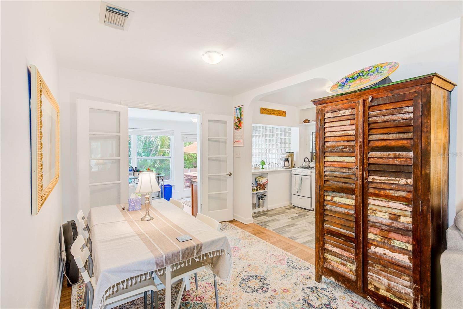 240-242 MATEO WAY NE, ST PETERSBURG, FL, 33704