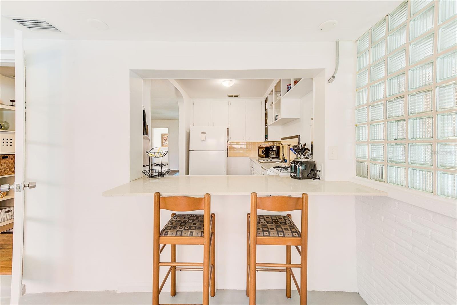 240-242 MATEO WAY NE, ST PETERSBURG, FL, 33704