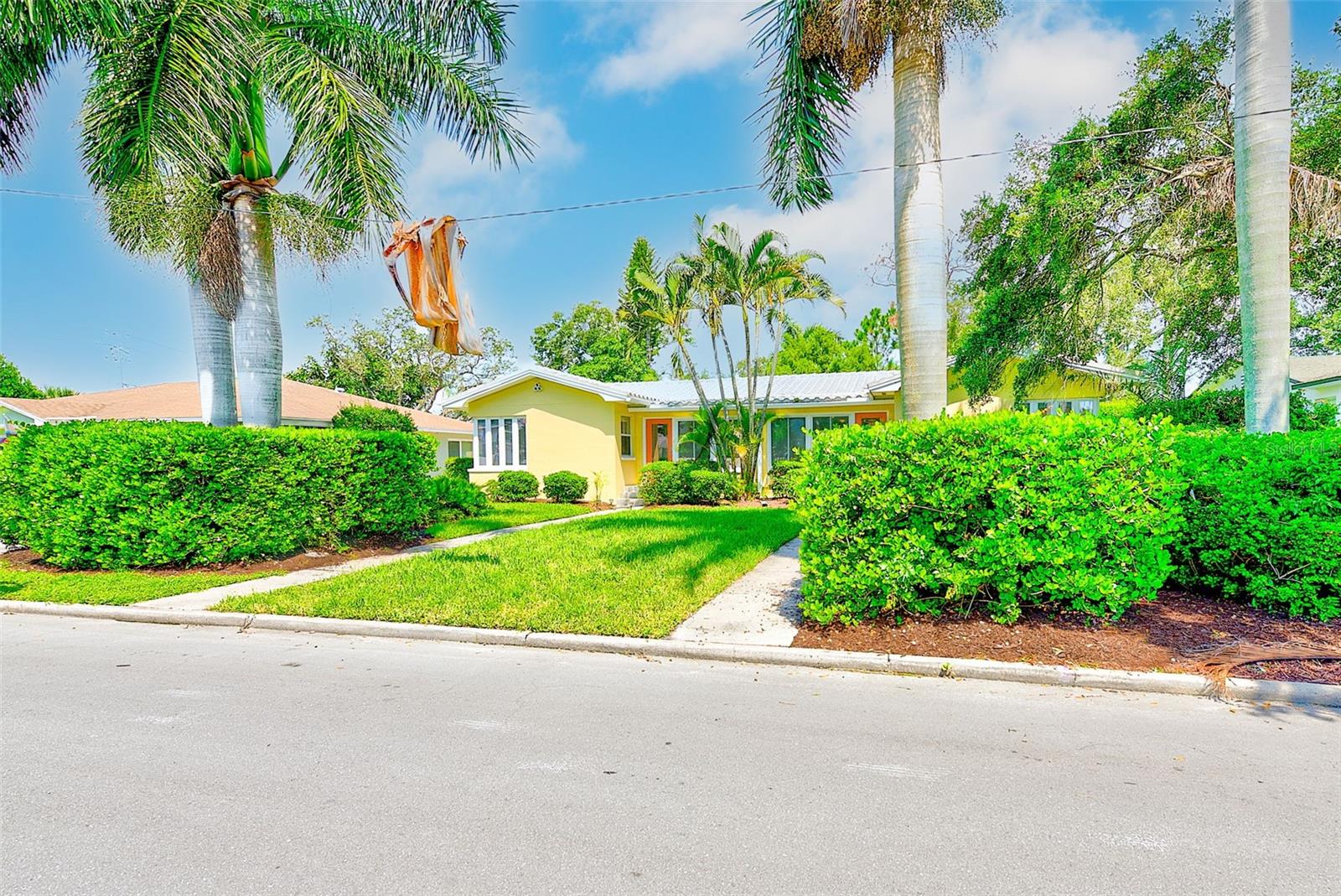 240-242 MATEO WAY NE, ST PETERSBURG, FL, 33704