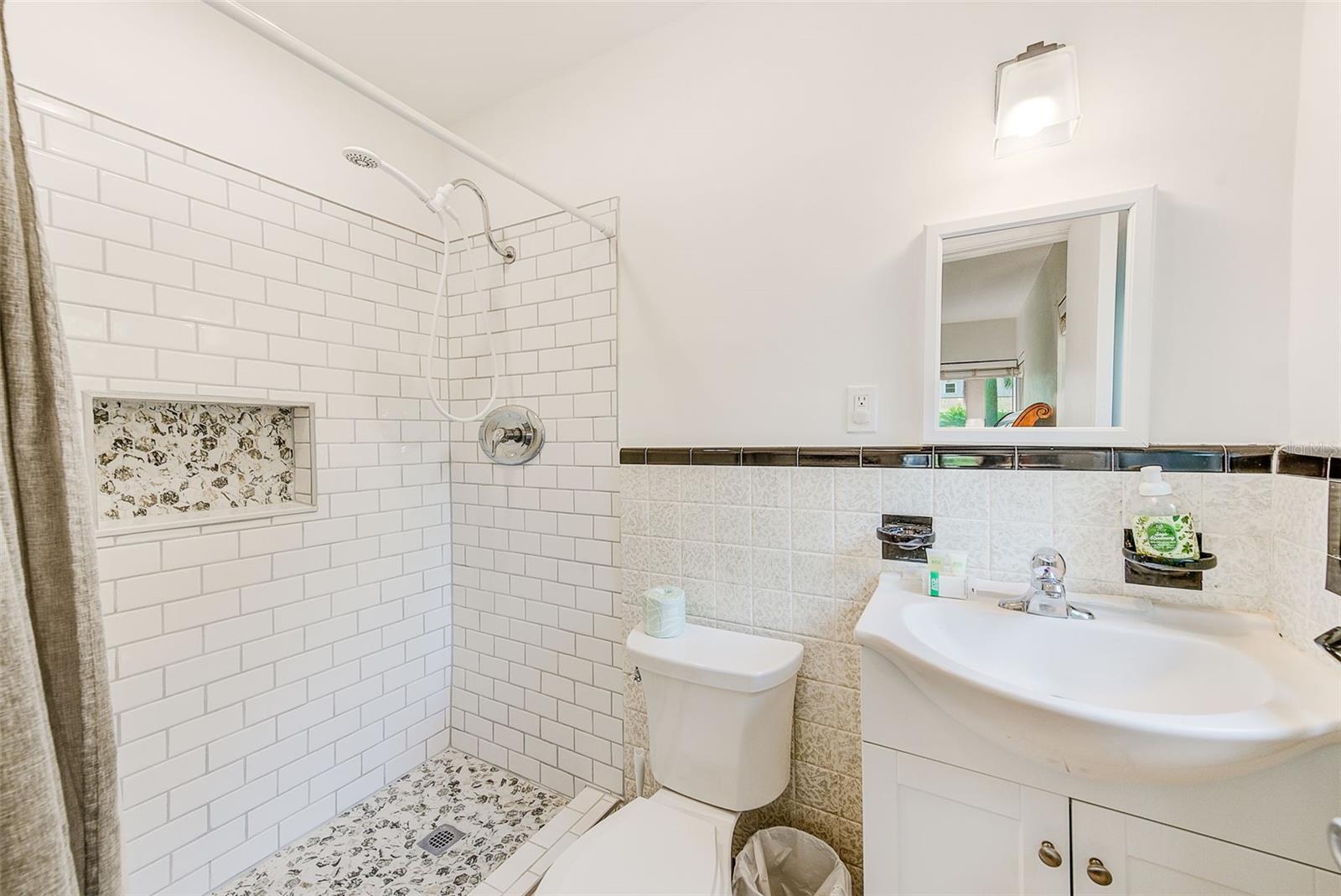 240-242 MATEO WAY NE, ST PETERSBURG, FL, 33704