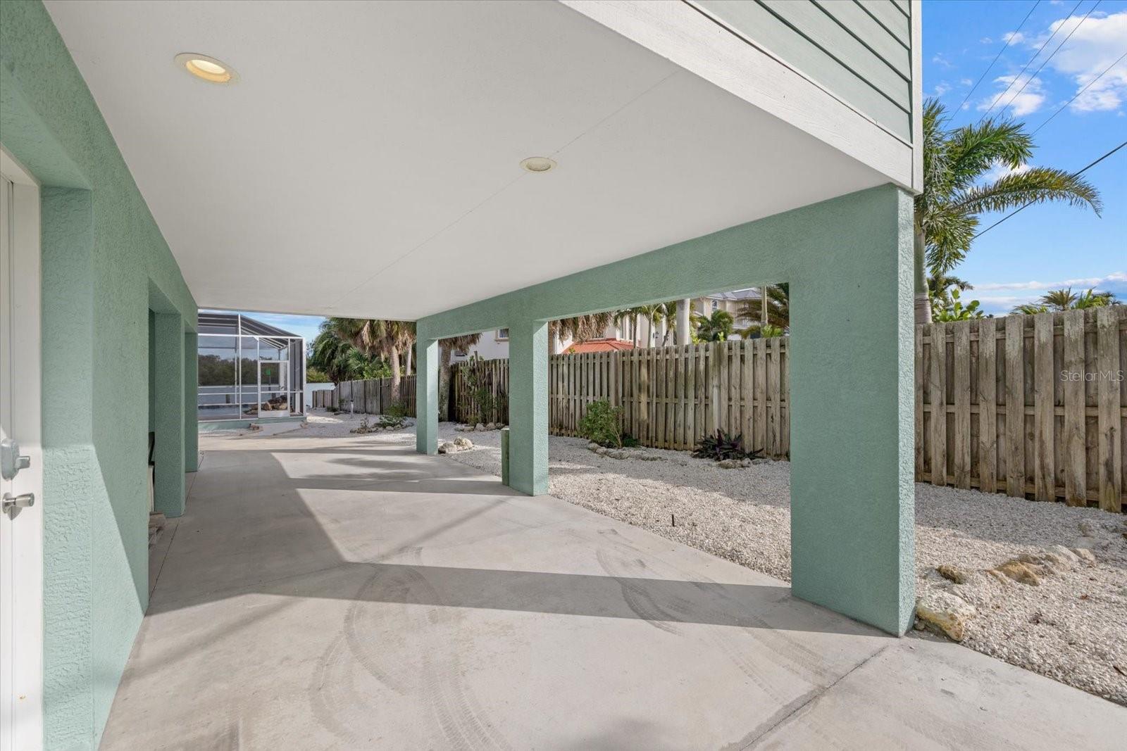 611 S CASEY KEY RD, NOKOMIS, FL, 34275