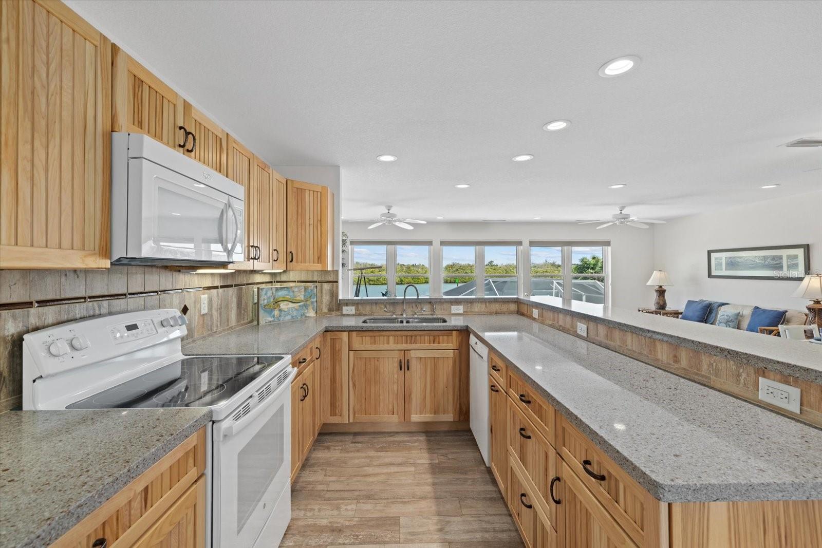 611 S CASEY KEY RD, NOKOMIS, FL, 34275