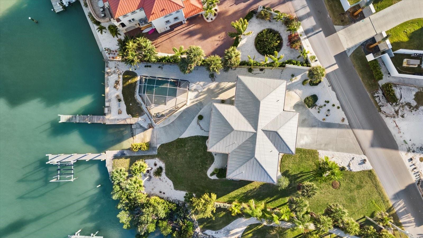 611 S CASEY KEY RD, NOKOMIS, FL, 34275