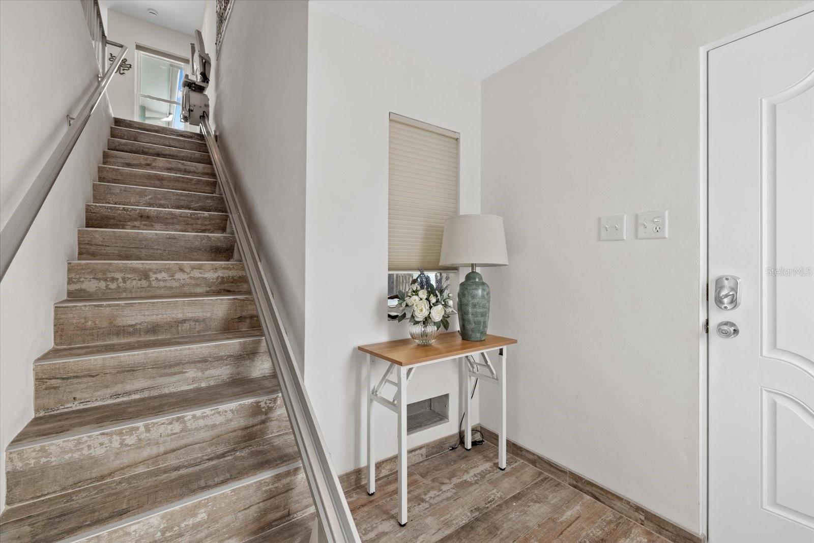 611 S CASEY KEY RD, NOKOMIS, FL, 34275