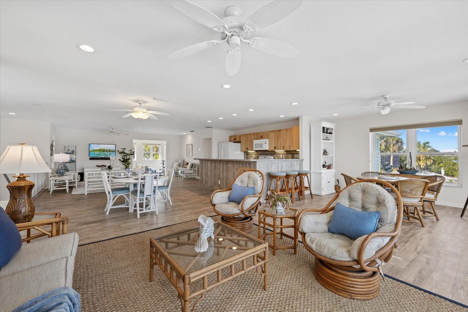 611 S CASEY KEY RD, NOKOMIS, FL, 34275