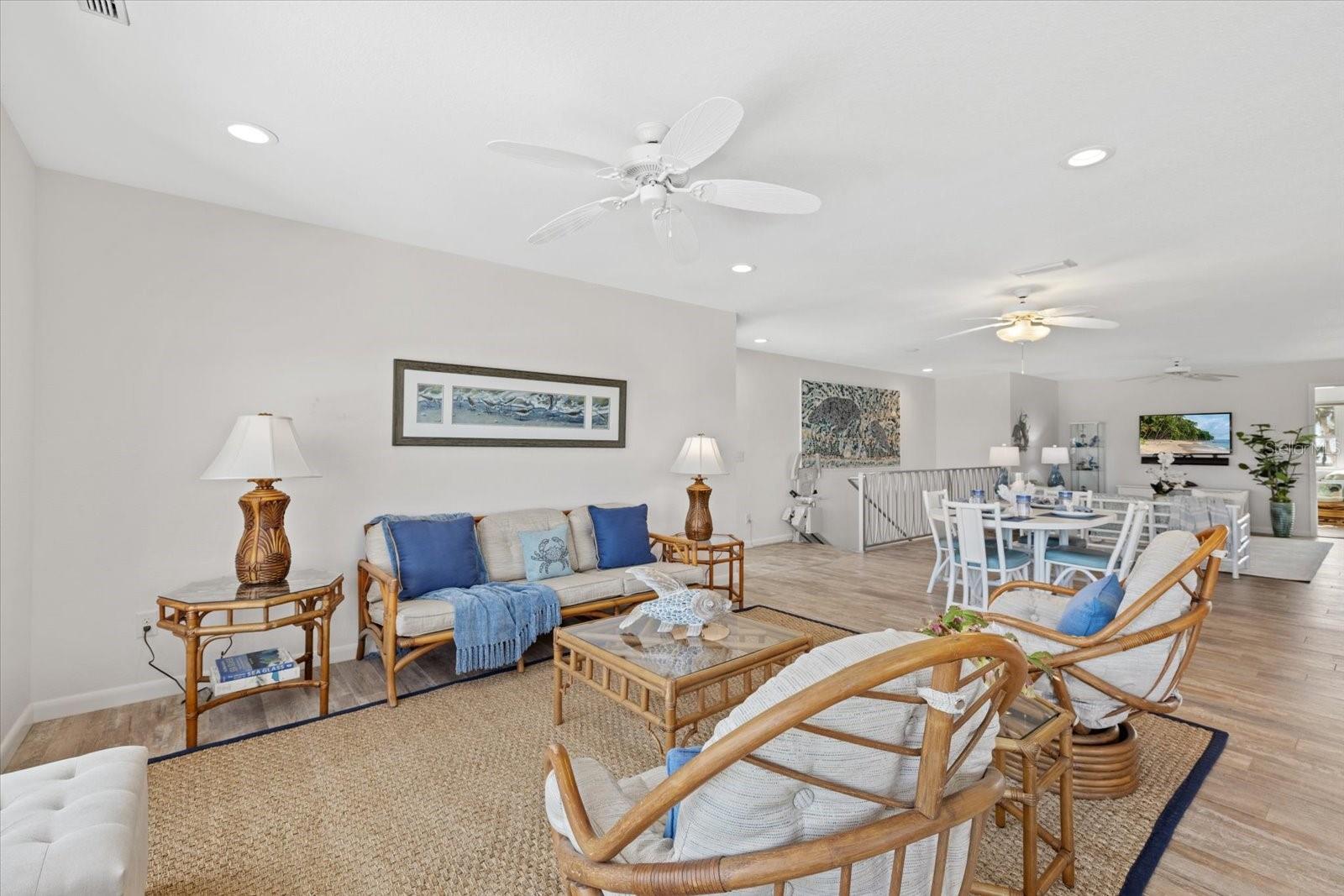 611 S CASEY KEY RD, NOKOMIS, FL, 34275