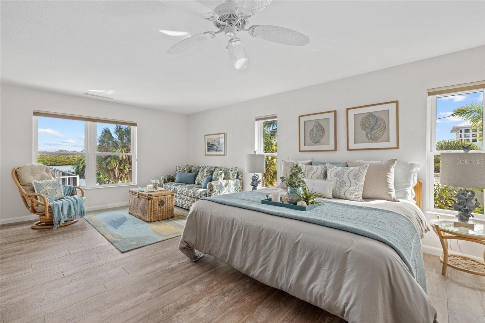 611 S CASEY KEY RD, NOKOMIS, FL, 34275