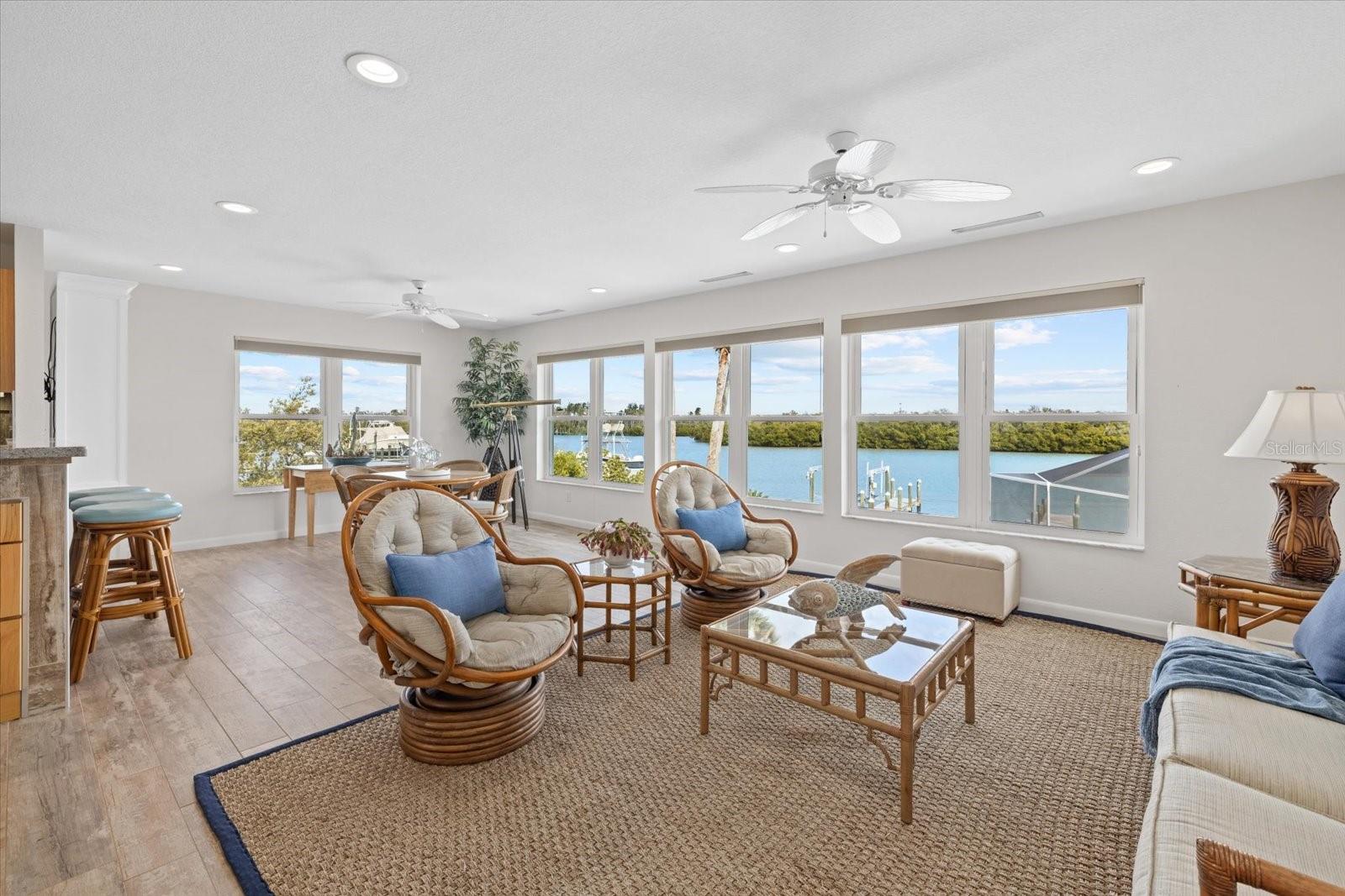 611 S CASEY KEY RD, NOKOMIS, FL, 34275