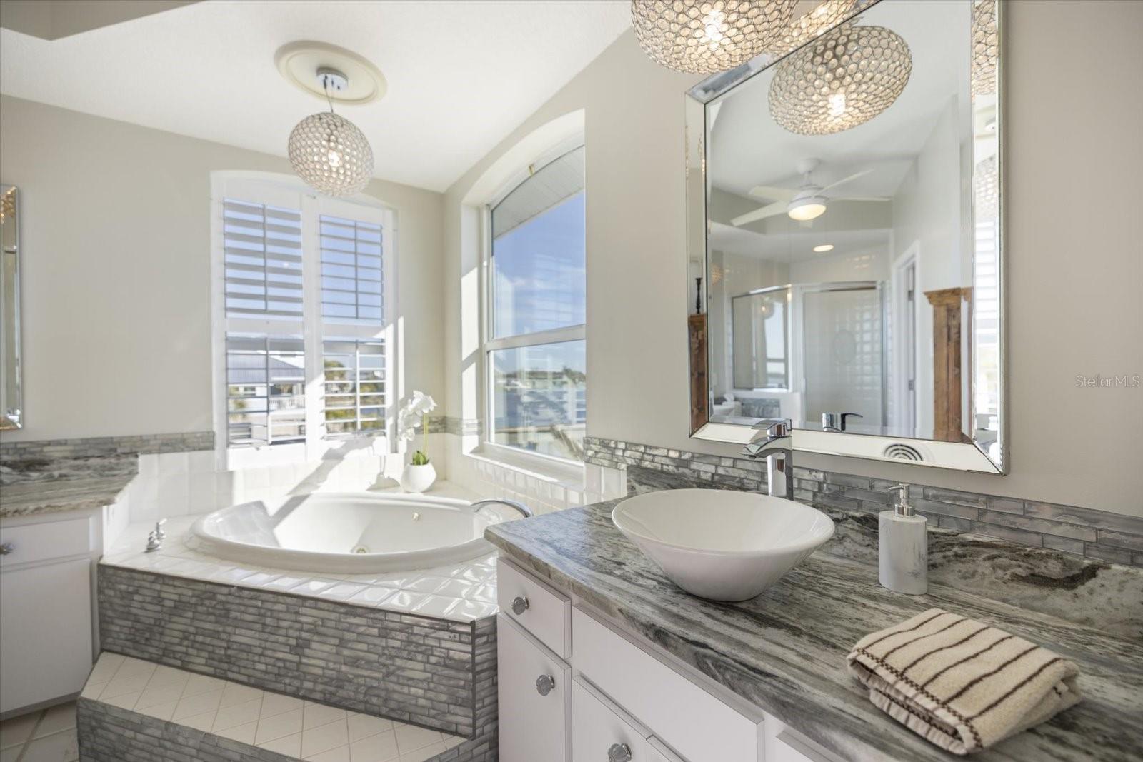 949 SUNCREST LN, ENGLEWOOD, FL, 34223