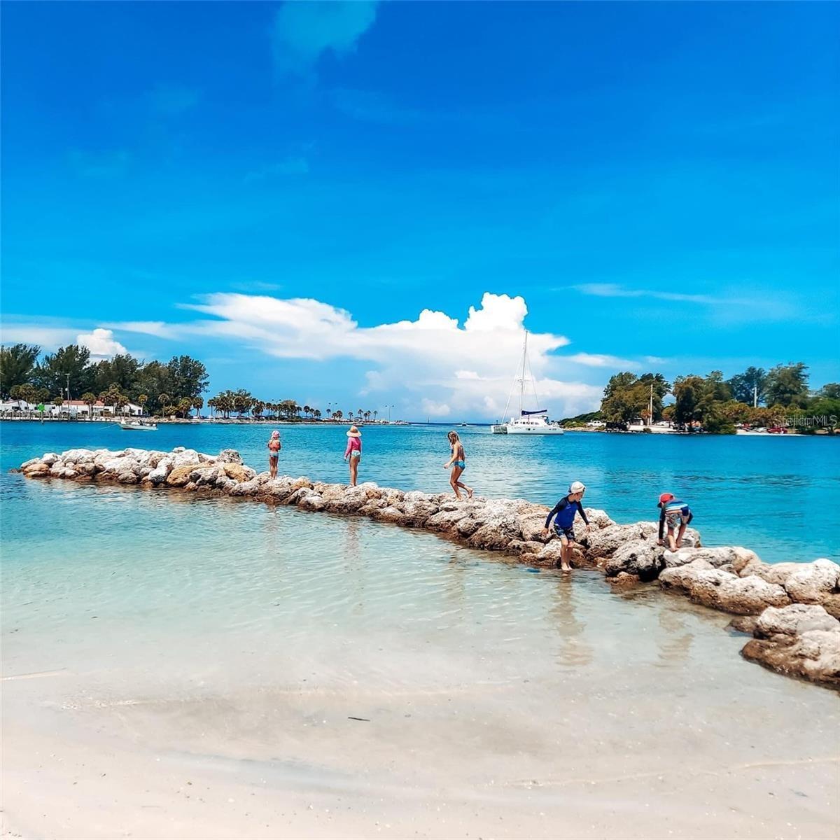 949 SUNCREST LN, ENGLEWOOD, FL, 34223