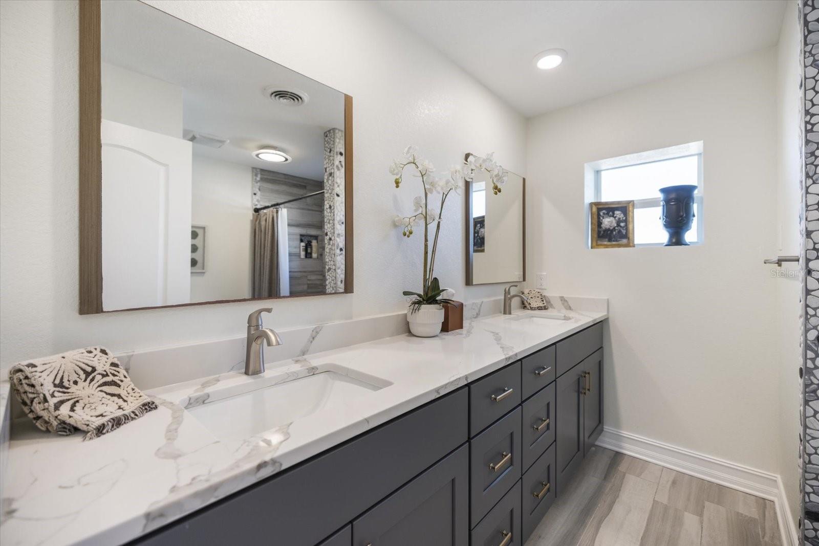 949 SUNCREST LN, ENGLEWOOD, FL, 34223