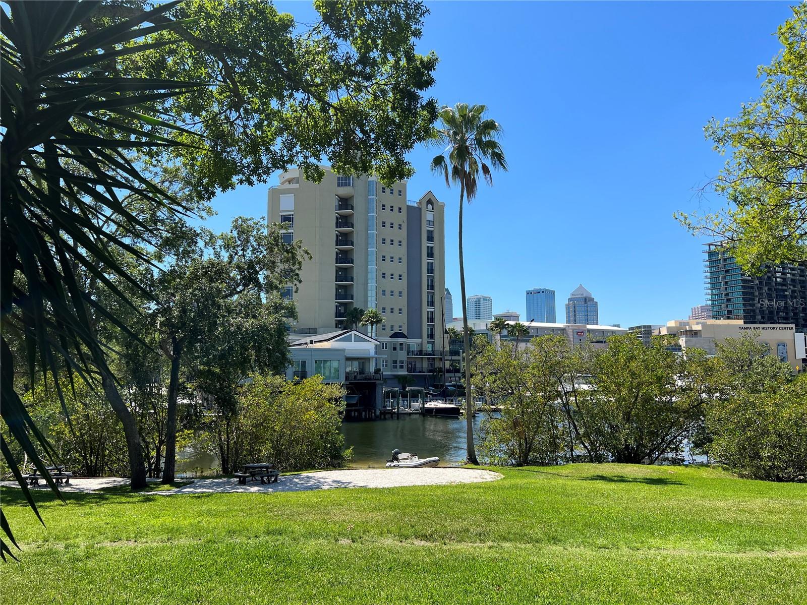 805 NORMANDY TRACE RD, TAMPA, FL, 33602