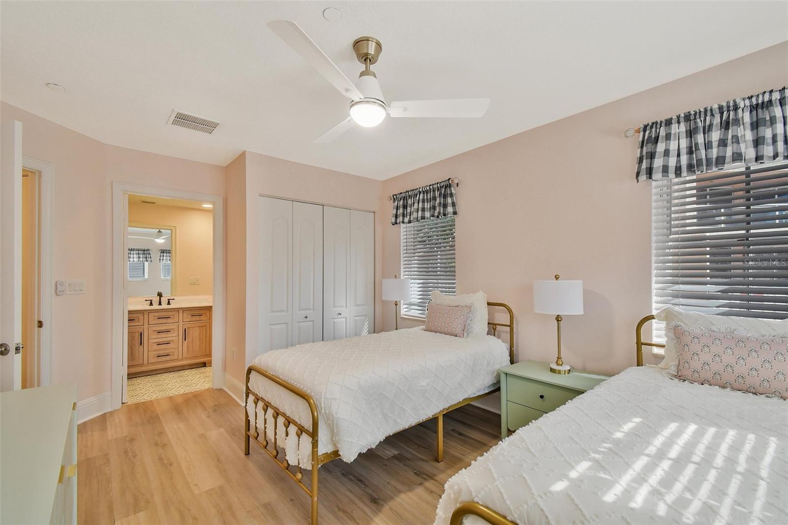 525 MANDALAY AVE #11, CLEARWATER BEACH, FL, 33767