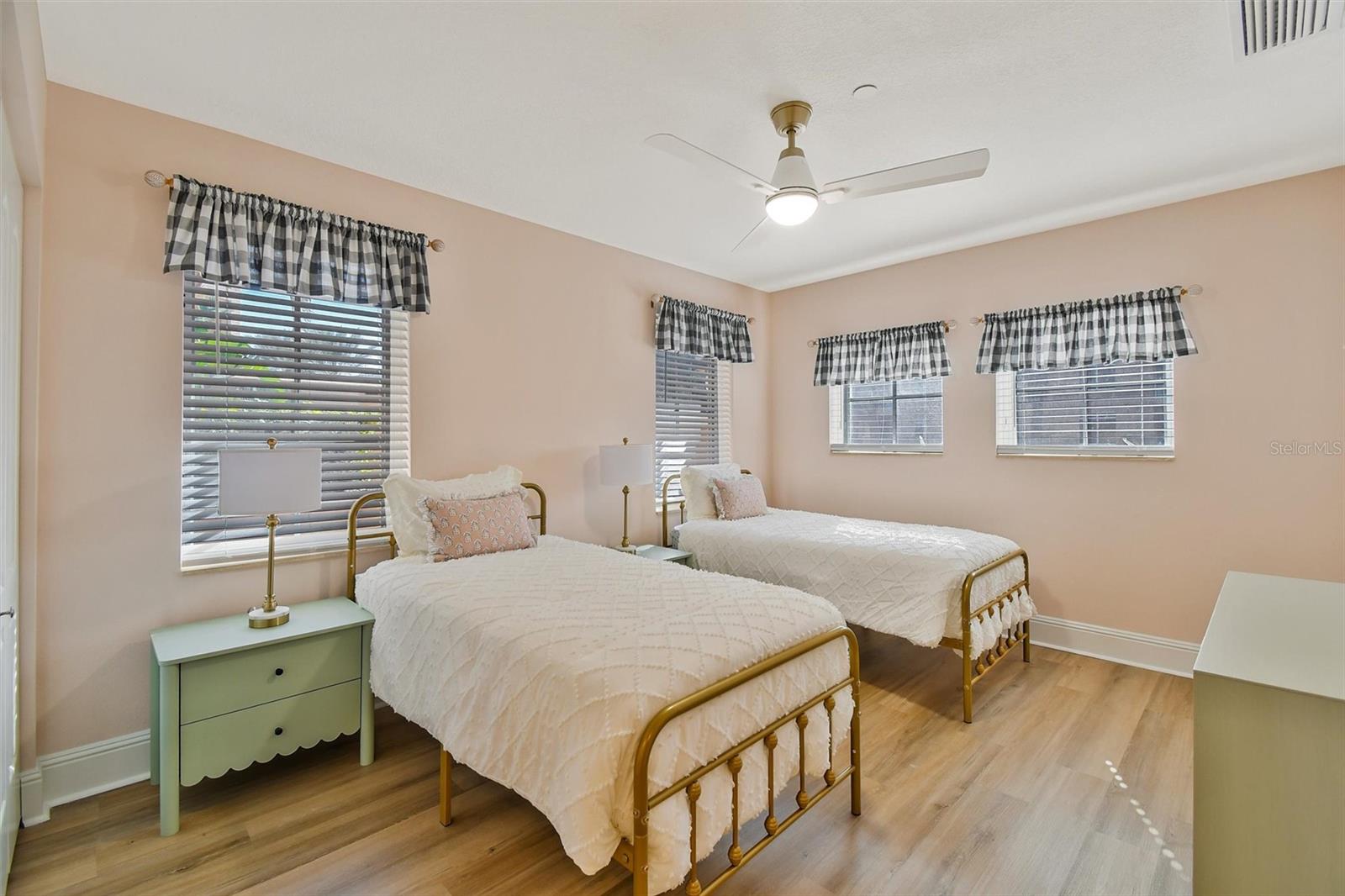 525 MANDALAY AVE #11, CLEARWATER BEACH, FL, 33767