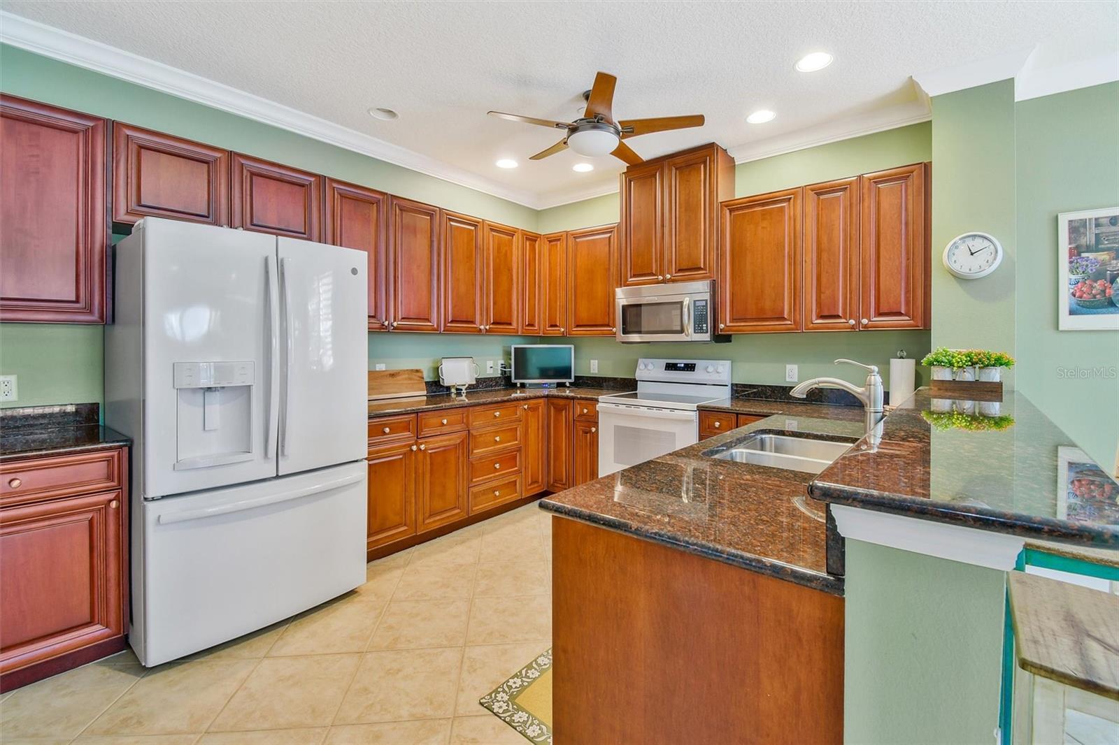 525 MANDALAY AVE #11, CLEARWATER BEACH, FL, 33767