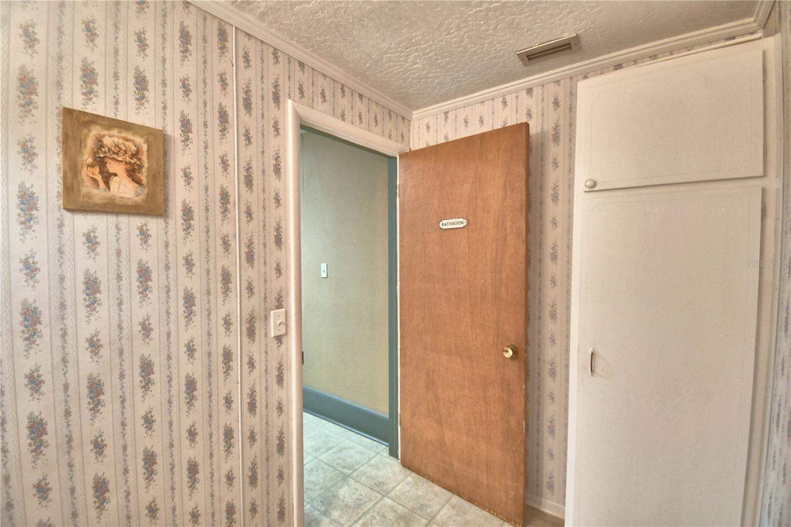 22 E WALL ST, FROSTPROOF, FL, 33843