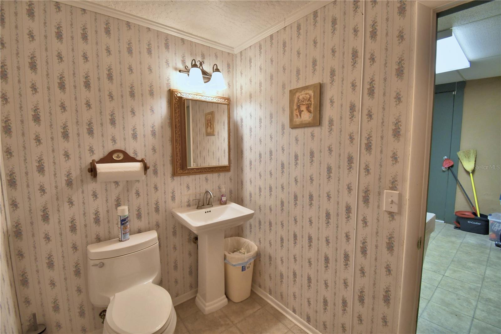 22 E WALL ST, FROSTPROOF, FL, 33843